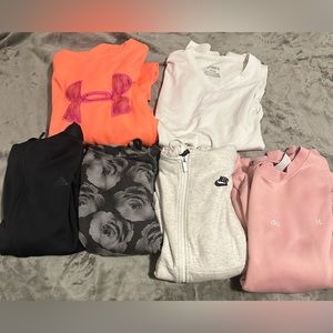 Bundle of 6 Medium Hoodies and Pullovers